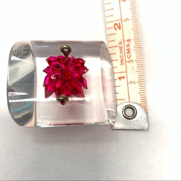 1940’s French clear Lucite reverse carved huge red floral button - Picture 5 of 8